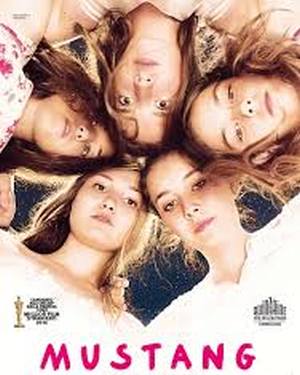 “Mustang”  cinque ragazze in cerca di libertà locandina