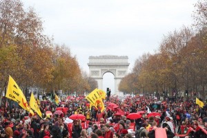 parigi corteo non autorizzato fatto da ambientalisti 12 dicembre 2015